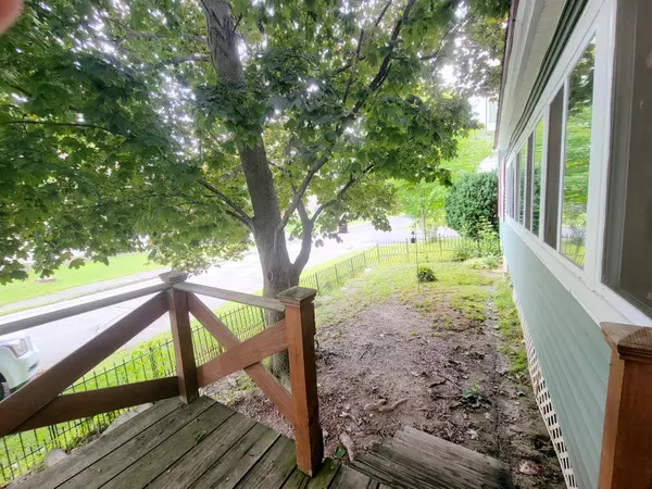 Old Town, ME 04468,76 Oak ST