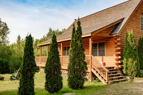 36 India's Way LN, Greenwood, ME 04255