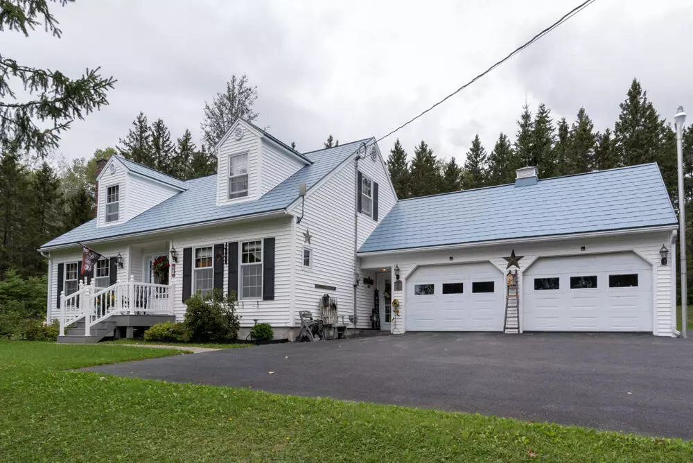 Madawaska, ME 04756,81 Starbarn RD