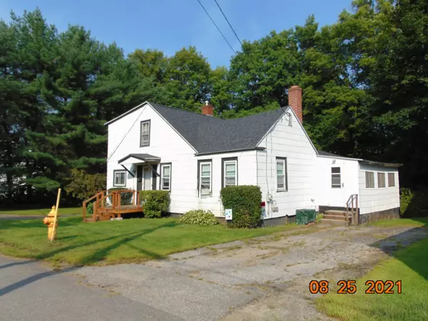 6 Center ST, Richmond, ME 04357