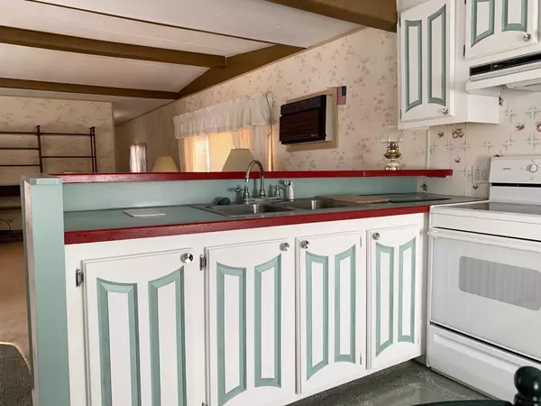 Lisbon, ME 04250,16 Alma DR