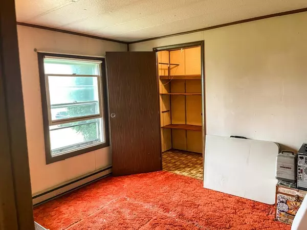 Eddington, ME 04428,587 Main RD