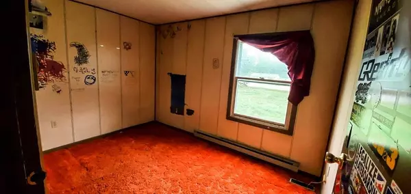 Eddington, ME 04428,587 Main RD