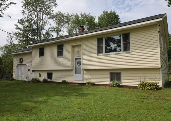 75 Beech Grove RD, Corinth, ME 04427