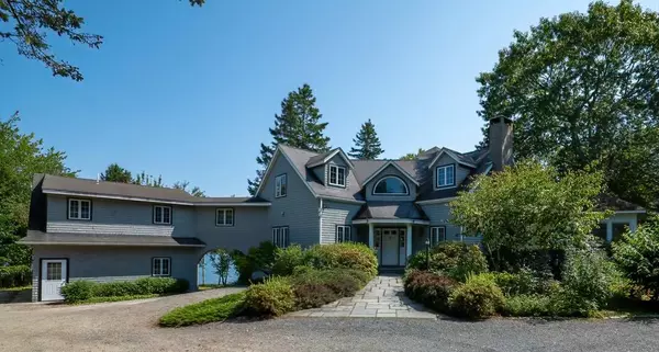 27 Alley Cove LN, Trenton, ME 04605