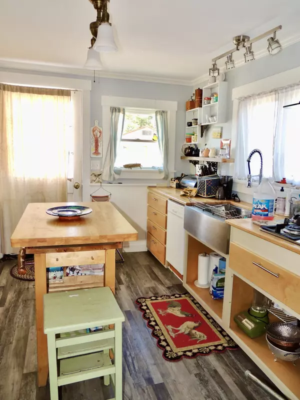 Stockton Springs, ME 04981,305 Cape Jellison RD