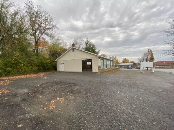 Waterville, ME 04901,208 College AVE