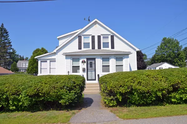 8 Barrows ST, Lewiston, ME 04240