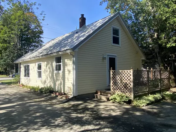 Bangor, ME 04401,829 Union ST