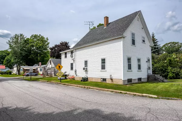 Gardiner, ME 04345,667 River AVE