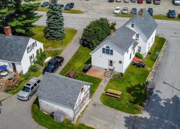 667 River AVE, Gardiner, ME 04345