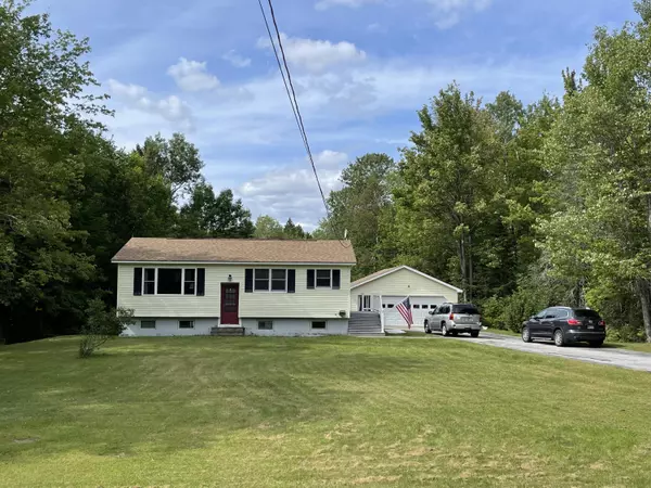 860 Eastern AVE, Holden, ME 04429