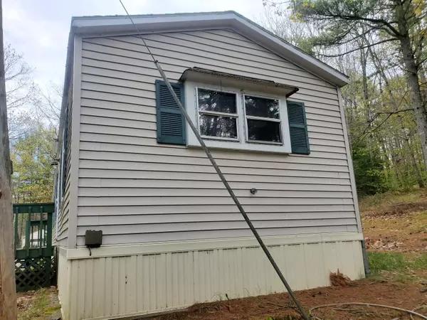 Sabattus, ME 04280,26 W Ridge RD