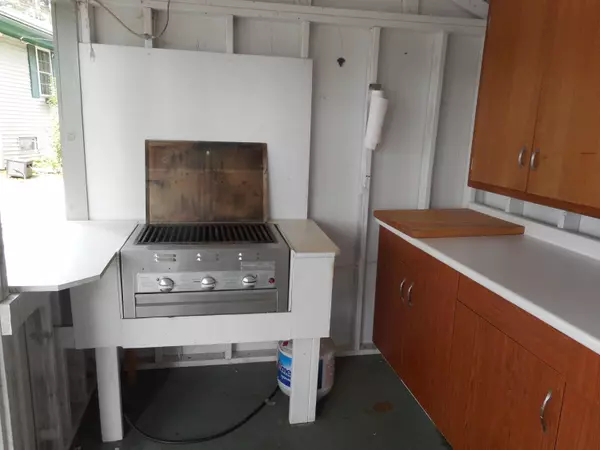 Orrington, ME 04474,52 Ferry RD