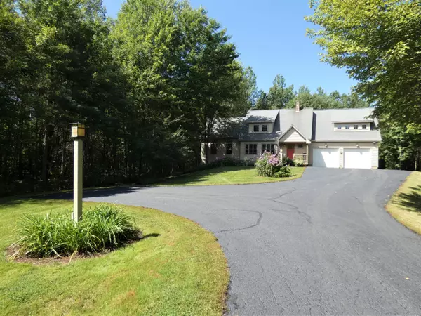 21 Alexander DR, Windham, ME 04062