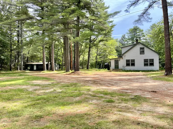 Topsham, ME 04086,148 Foreside RD