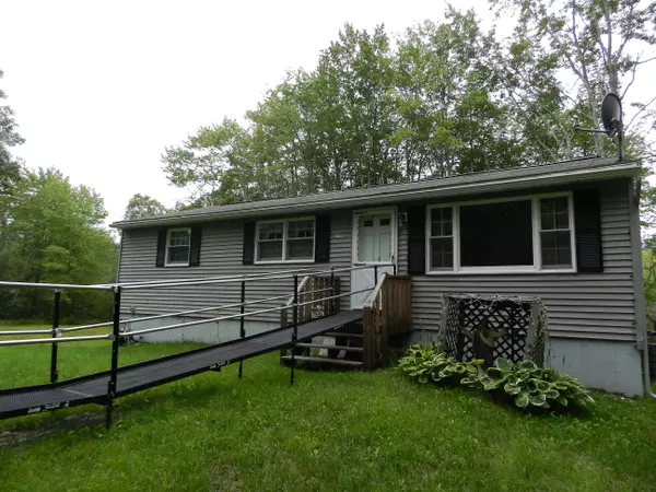 Hollis, ME 04042,153 Waterboro RD