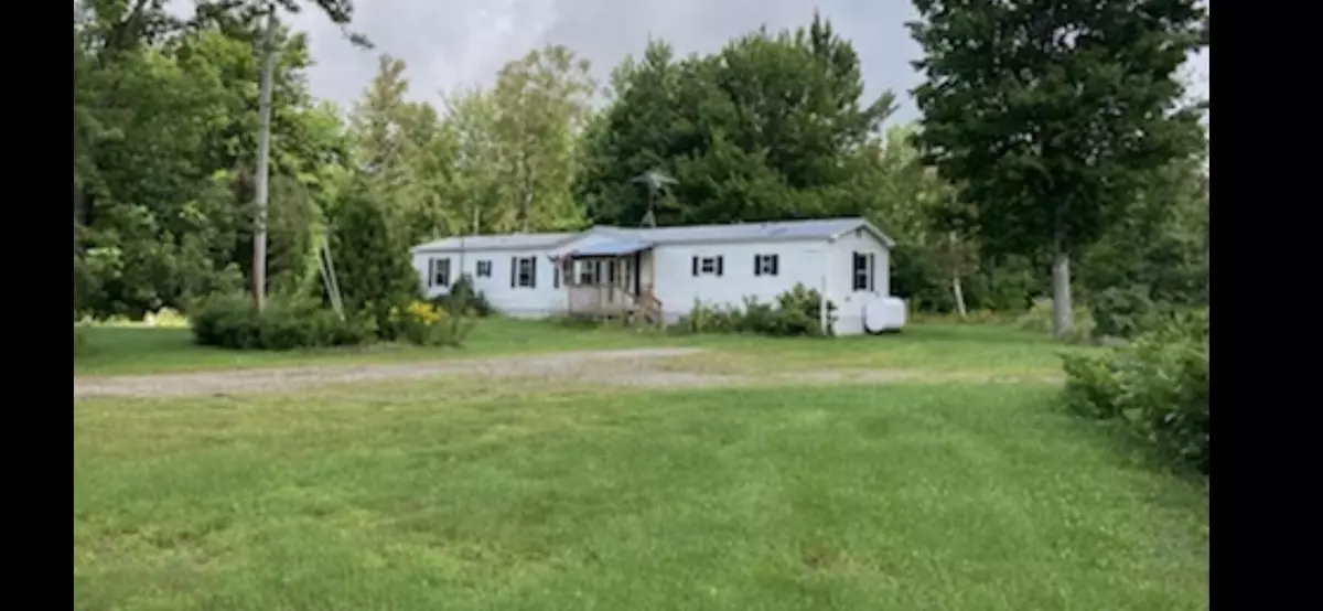 Freedom, ME 04941,16 Wits End LN