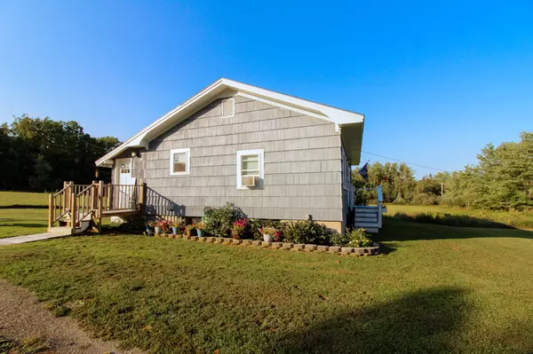 Hudson, ME 04449,963 Hudson Hill RD