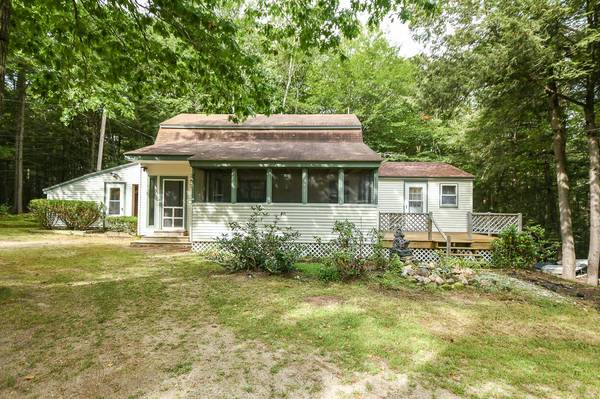 28 Pine Point RD, Harrison, ME 04040