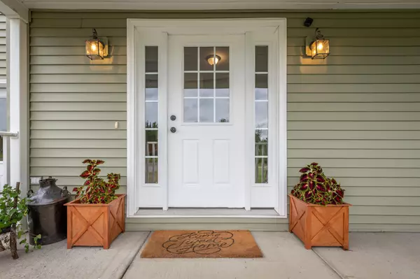 Holden, ME 04429,41 Nor' Easter WAY