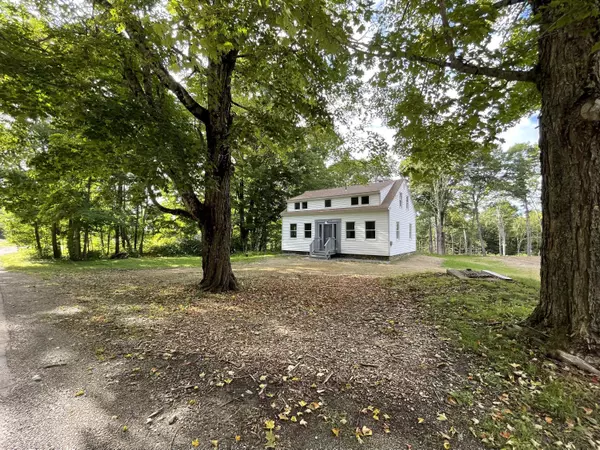 Lincolnville, ME 04849,883 Beach RD