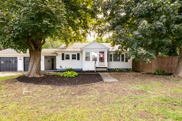 25 Drummond AVE, Waterville, ME 04901