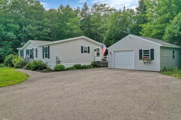 5 Winterberry LN, South Bristol, ME 04573