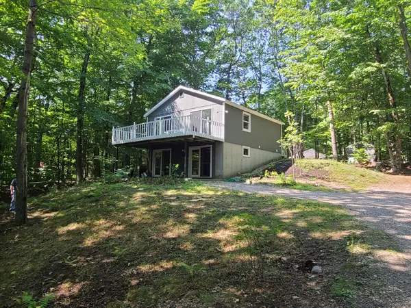 133 Deep Cove RD, Raymond, ME 04071