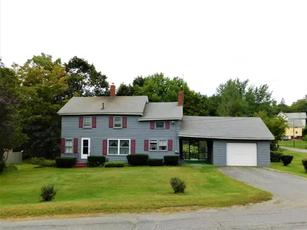 13 Water ST, Dexter, ME 04930