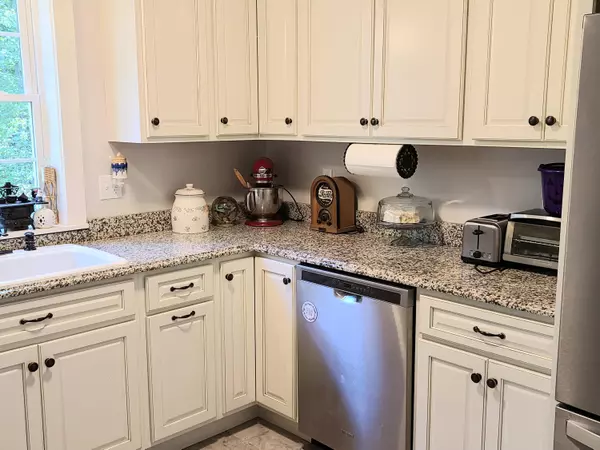 Waldoboro, ME 04572,600 Castner RD