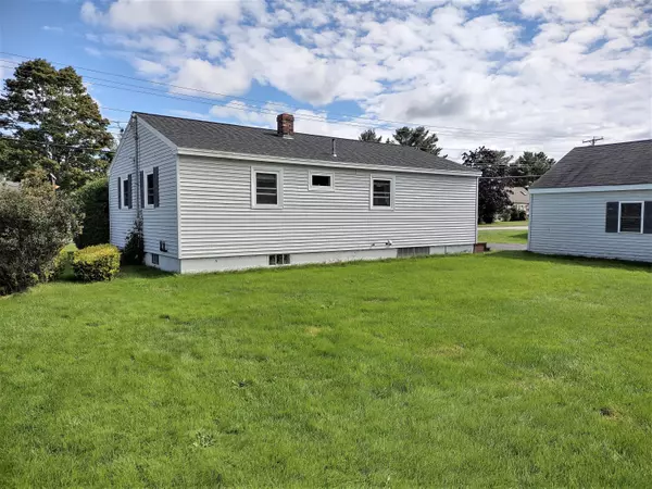 Brewer, ME 04412,335 Parkway S