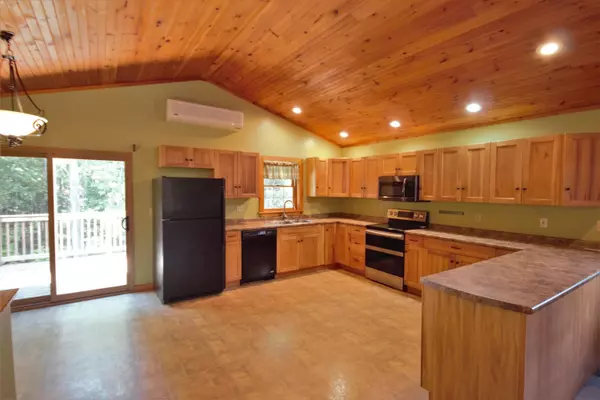 Old Town, ME 04468,61 Youngs LN