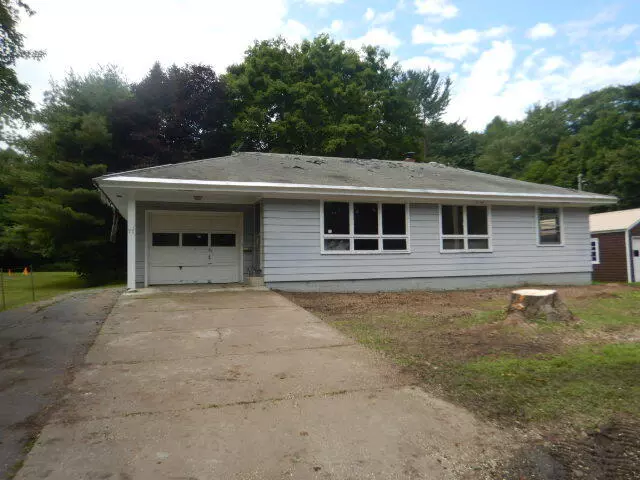 77 Bridge ST, Topsham, ME 04086