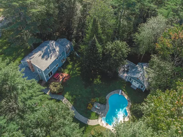 Topsham, ME 04086,4 Brookside DR