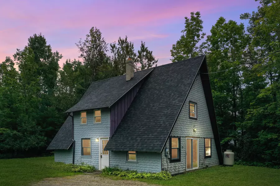 46 Fisher RD, Corinna, ME 04928