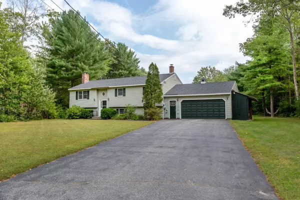 8 Goldeneye DR, Topsham, ME 04086