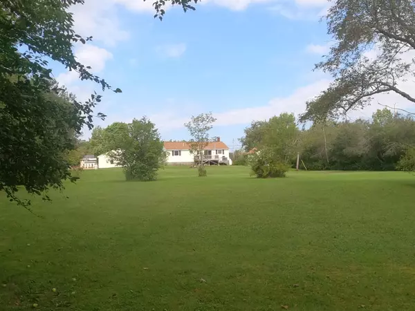 South Thomaston, ME 04858,74 Spruce Head RD