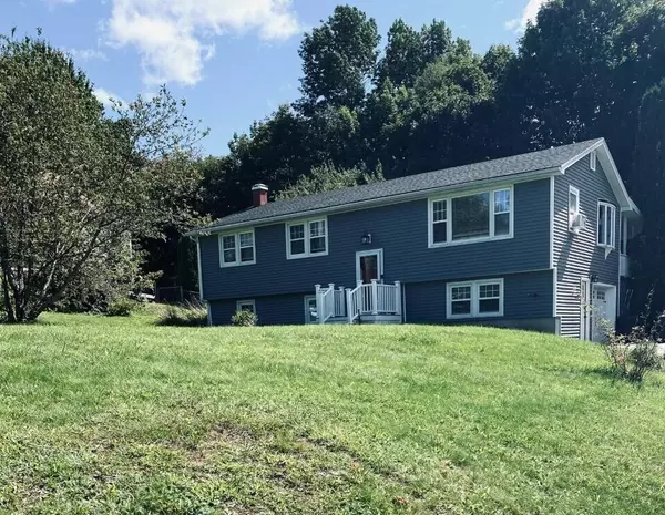 15 Highland HTS, Winthrop, ME 04364
