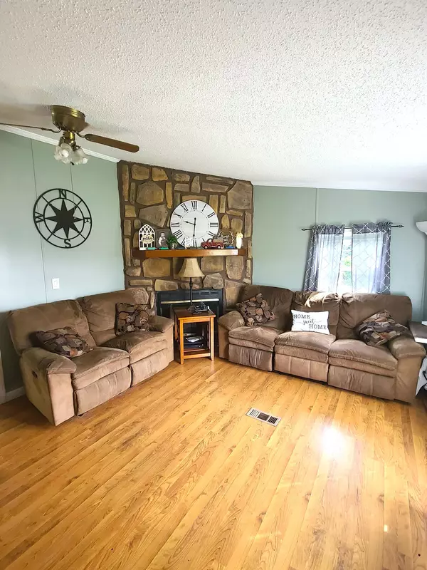 Frankfort, ME 04438,5 Loggin RD