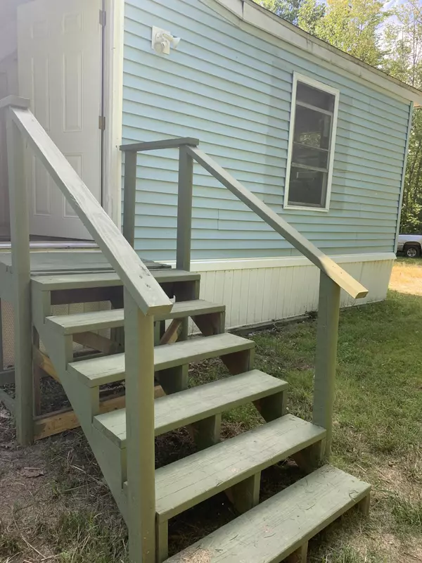 Sabattus, ME 04280,16 Taylor DR