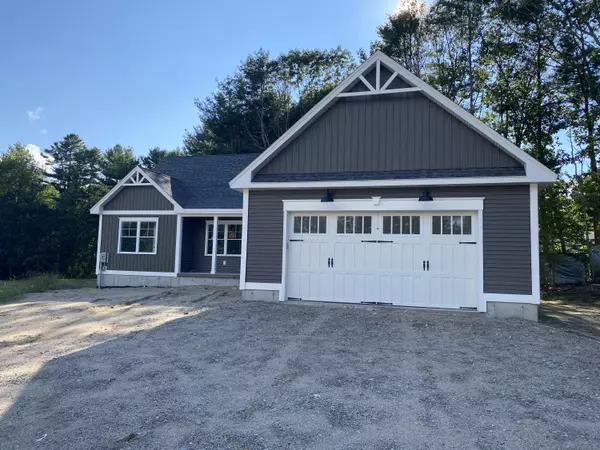 4 Warwick LN, Kennebunk, ME 04043