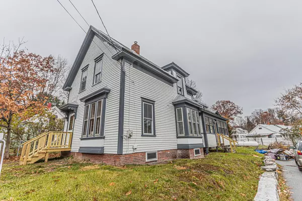 15 Summer ST, Skowhegan, ME 04976