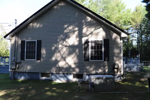 Milford, ME 04461,264 Call RD