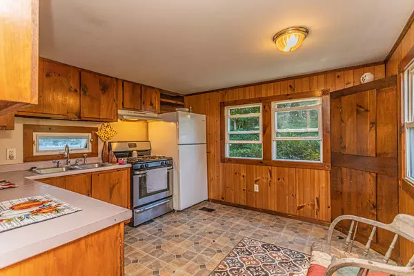 Livermore Falls, ME 04254,457 Campground RD