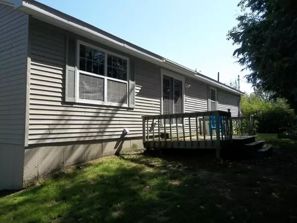 Robbinston, ME 04671,27 Gravel RD