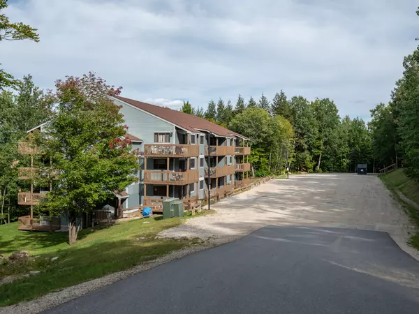 8 Moonstruck DR #B-308, Newry, ME 04261