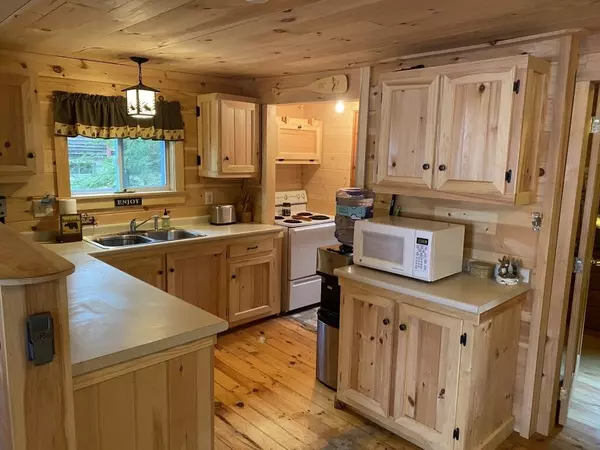 Winthrop, ME 04364,47 Mcvicker LN