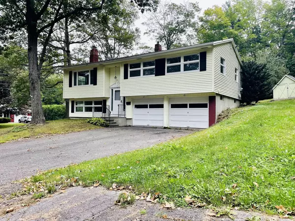 1 Ridgewood DR, Augusta, ME 04330