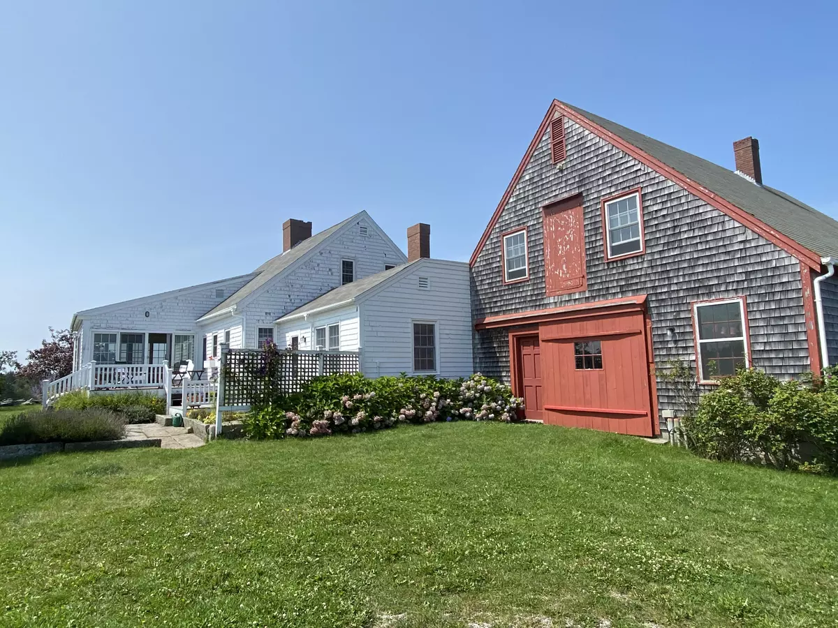 Vinalhaven, ME 04863,56 Pooles Hill RD